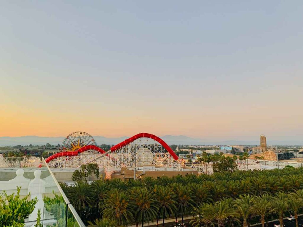 rollercoasters and ferris wheels at disneyland in anaheim