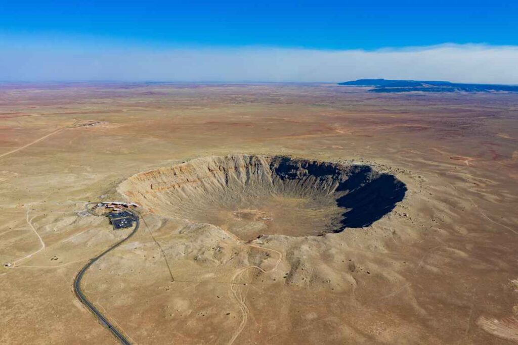 a huge, deep meteor crater in the desert outside sedona arizona