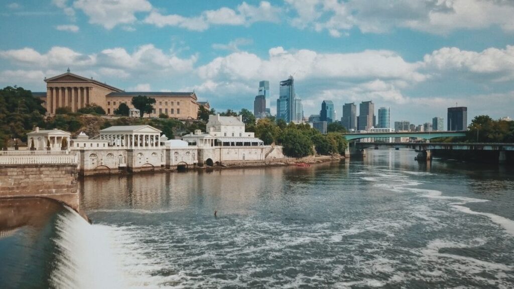 Weekend trip from NY to Philly - Shot along the Schuylkill River, with the Philadelphia Art Museum and the center city skyline as the backdrop.