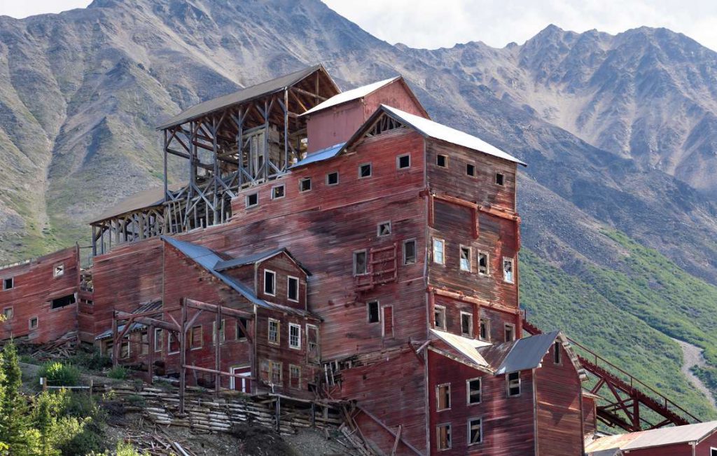 Top 8 Spooky Ghost Towns in the American West SIXT rent a car Magazine